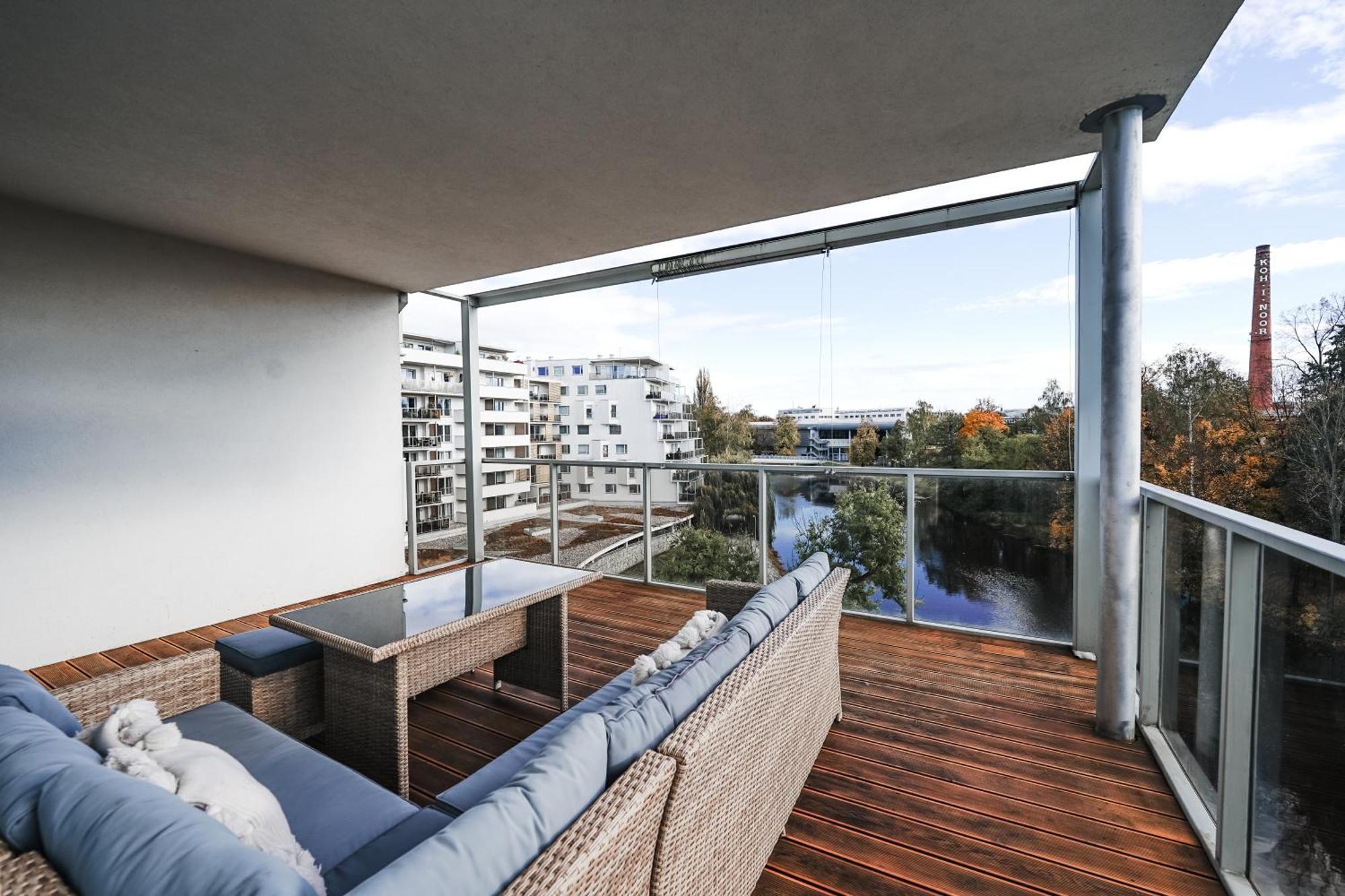 Riverside Apartments Чешка Будьовица Екстериор снимка