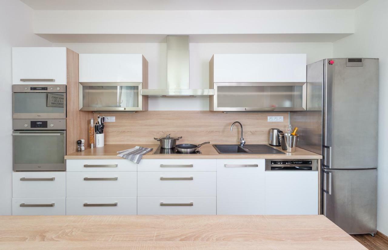 Riverside Apartments Чешка Будьовица Екстериор снимка
